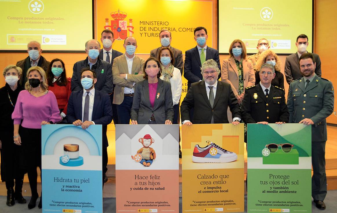 Photo Credits: Presentación de la campaña “Efectos secundarios positivos” contra la compra de productos falsificados. Ministerio de Industria, Comercio y Turismo.