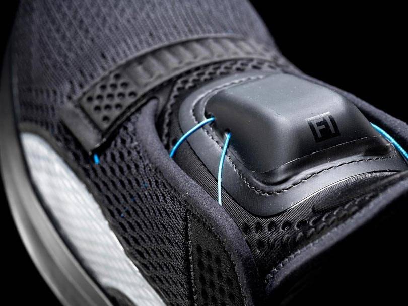 Puma convida consumidores a testar tênis que se "amarram" sozinhos