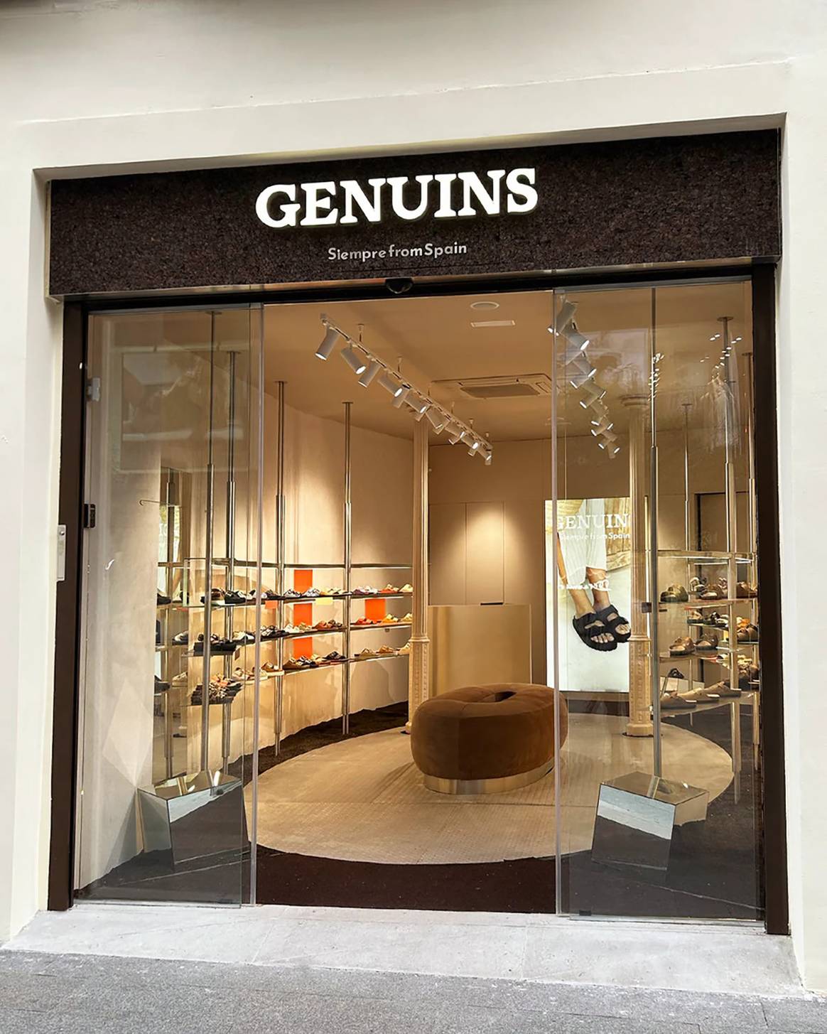 Tienda de Genuins en el número 52 de la calle de Fuencarral de Madrid (España).