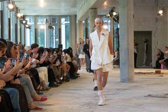 „Der Sommer, den ich nie hatte“: Marke zwischen verbotener Liebe und queerem Erwachsenwerden