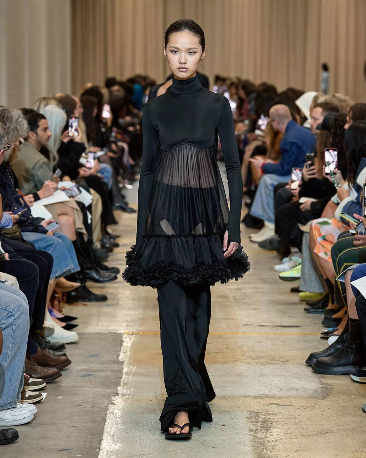 Photo Credits: Burberry, colección para la temporada Primavera/Verano 2023 SS23, última colección diseñada por Riccardo Tisci como director creativo. Burberry, página oficial.