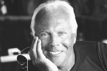 Giorgio Armani sfila a porte chiuse e trasmette online e in televisione