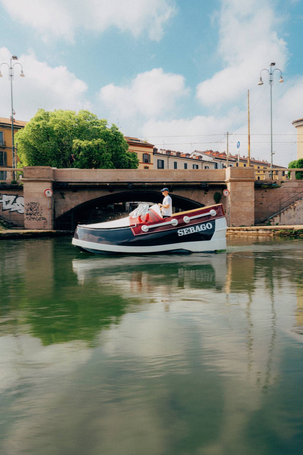 The tour prosegue to Amsterdam from 27 to 31 maggio