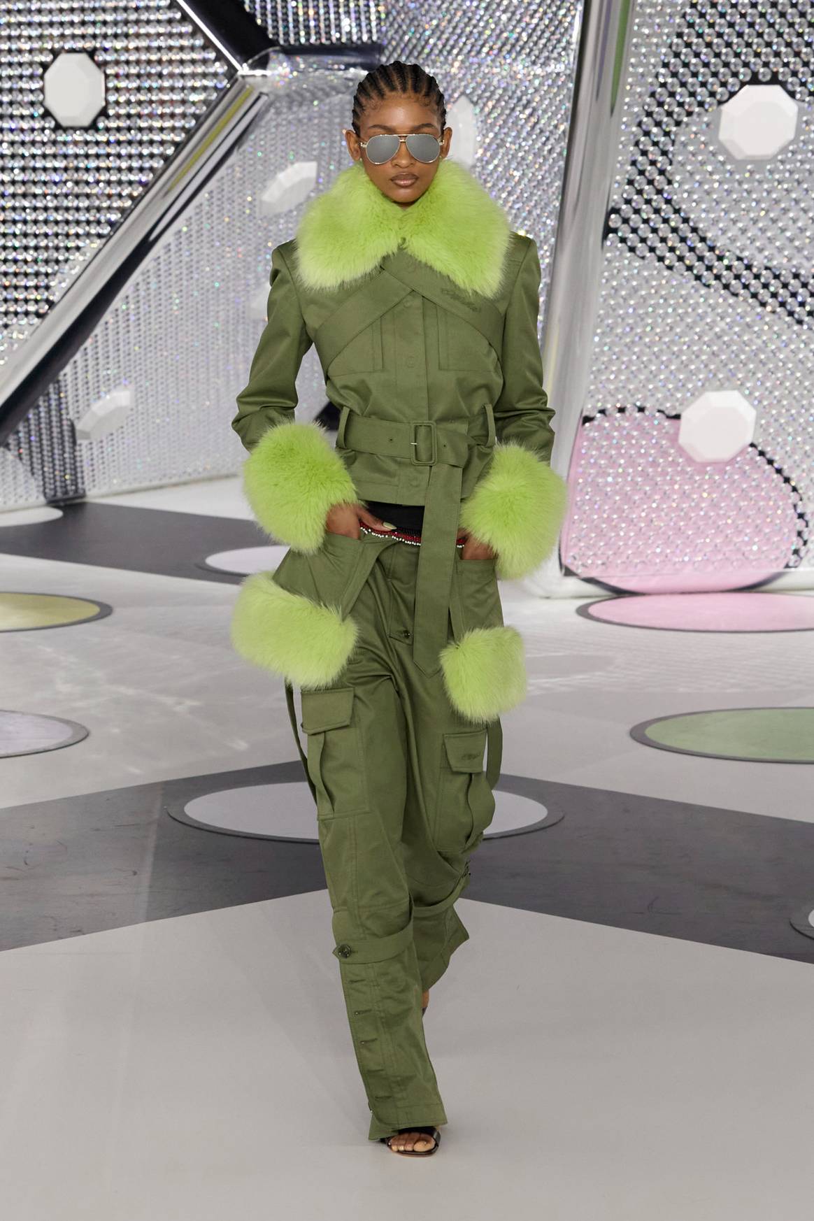 Off-White AH24/ Look 2