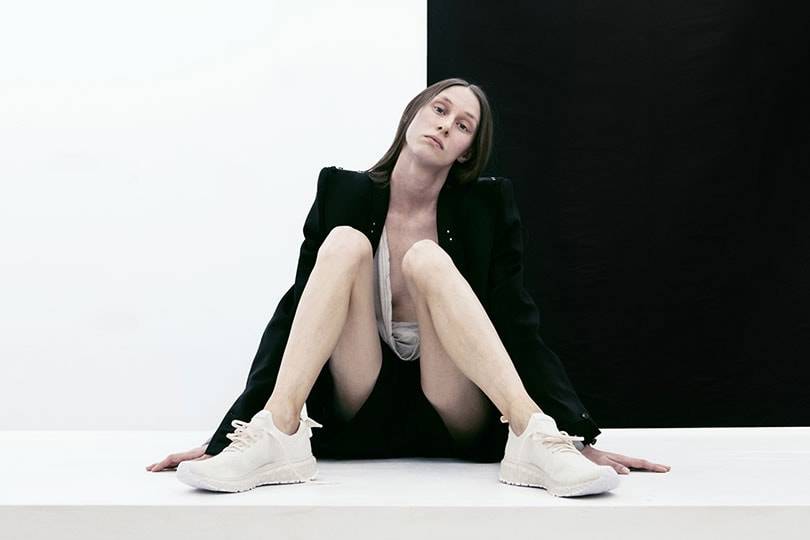 Veganas y sostenibles: Veja presenta su última colaboración con Rick Owens