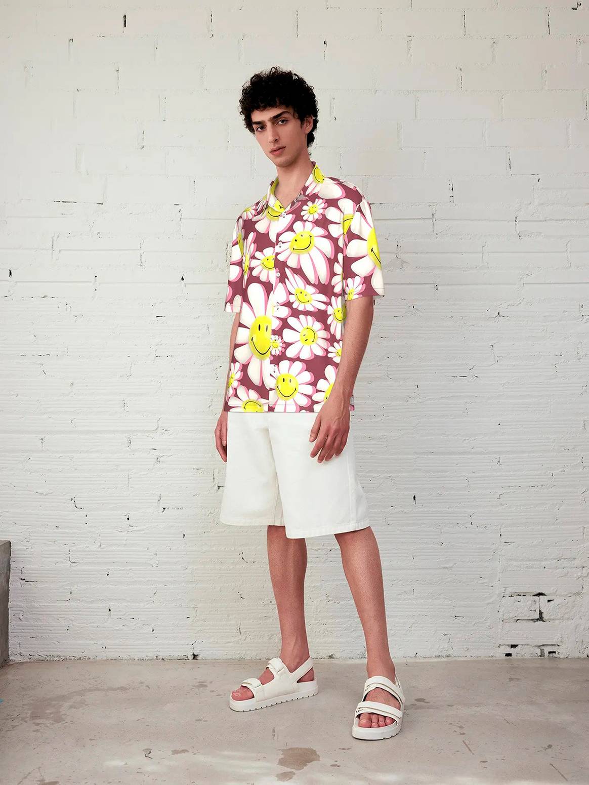 Photo Credits: Propuesta virtual de Bershka X Smiley, colección cápsula física desarrollada digitalmente en colaboración con DressX.