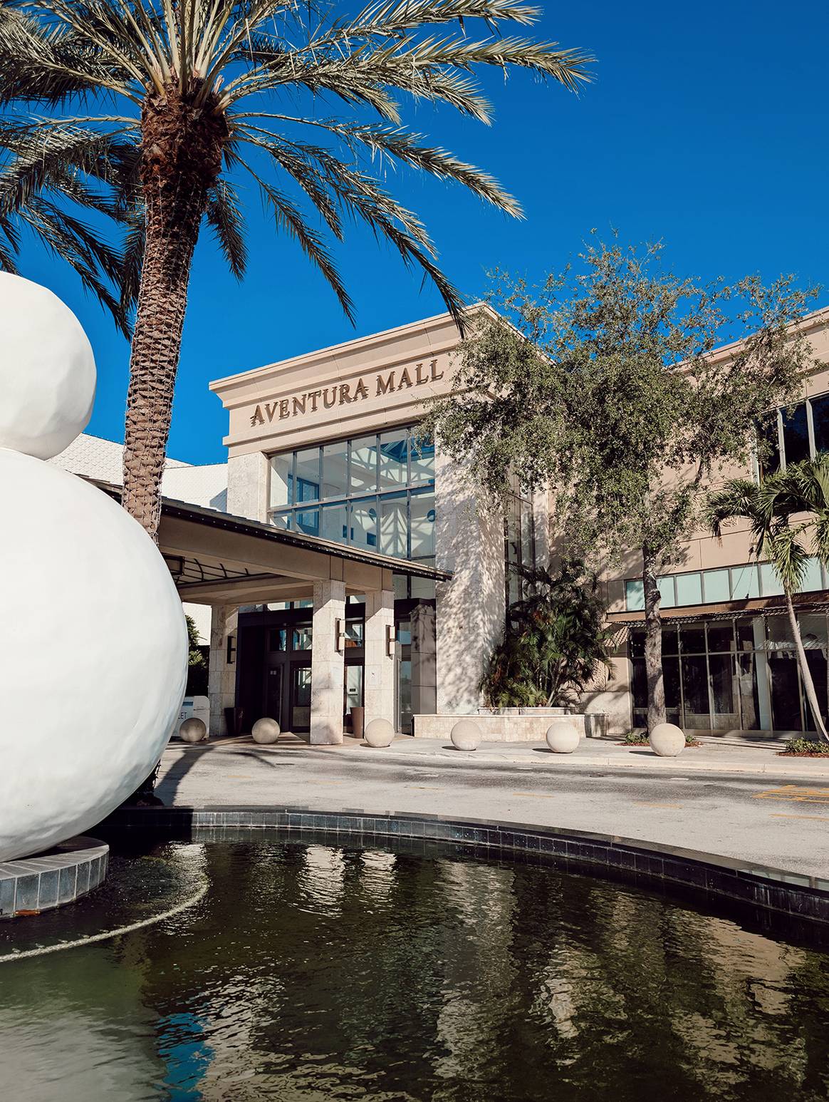 Exterior del centro comercial Aventura Mall de Aventura, Miami-Dade (Florida).