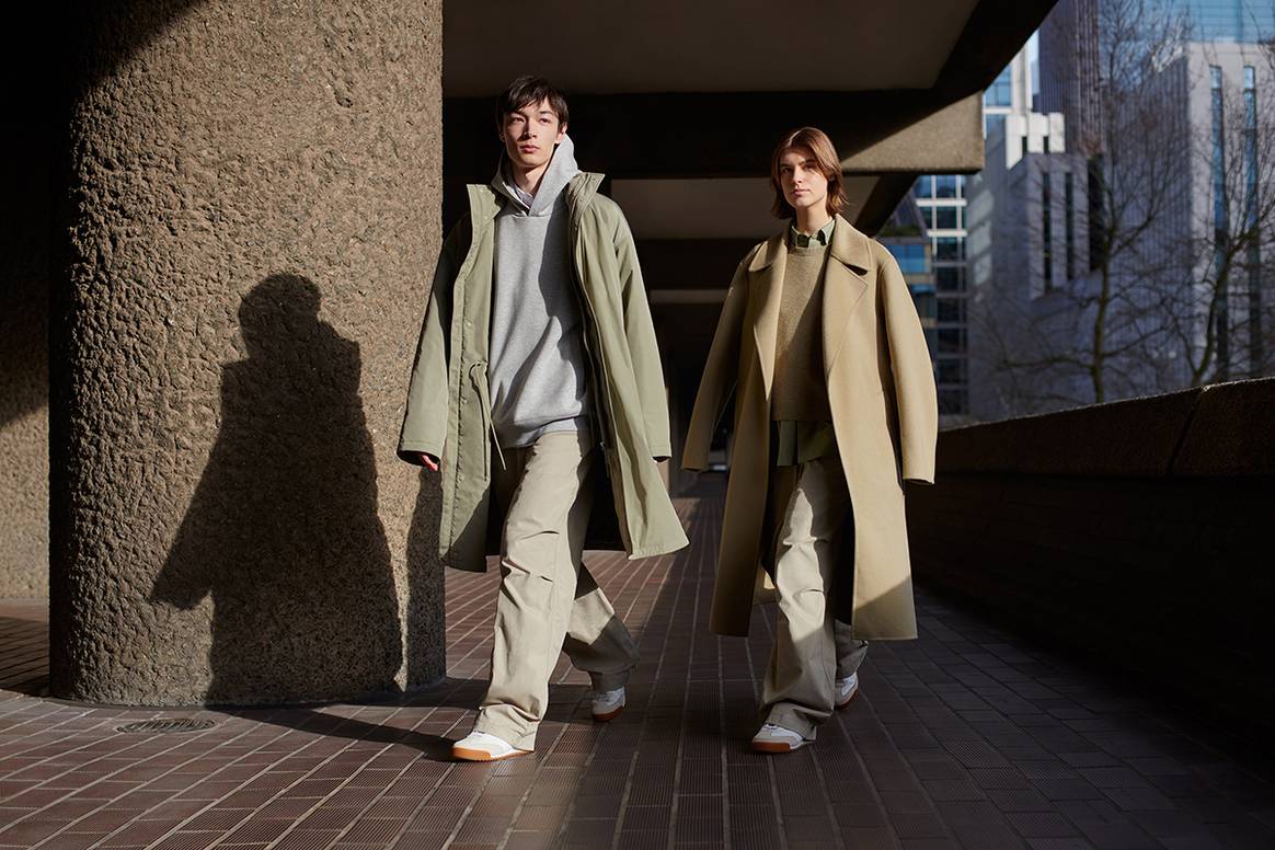 Imagen de campaña de la colección colaborativa “Uniqlo: C”, desarrollada por Uniqlo y Clare Waight Keller, para la temporada FW24.