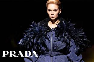 Vídeo: Colección FW22 de Prada en la MFW