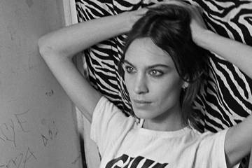 Alexa Chung lanza su propia marca de moda