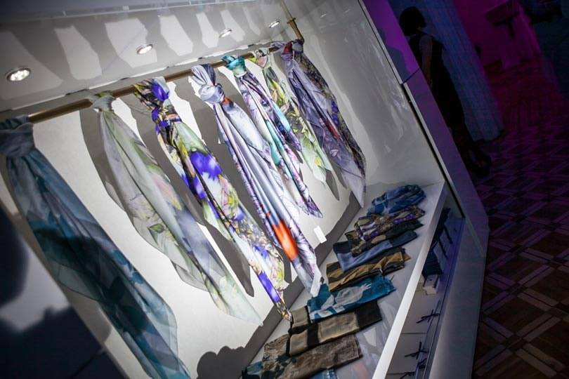 Азербайджанский бренд платков и шарфов Menzer Hajiyeva вышел на рынок России