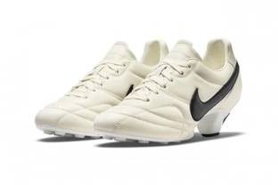 Nike выпустил кроссовки на каблуке