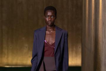 Vídeo: Atlein en la Paris Fashion Week