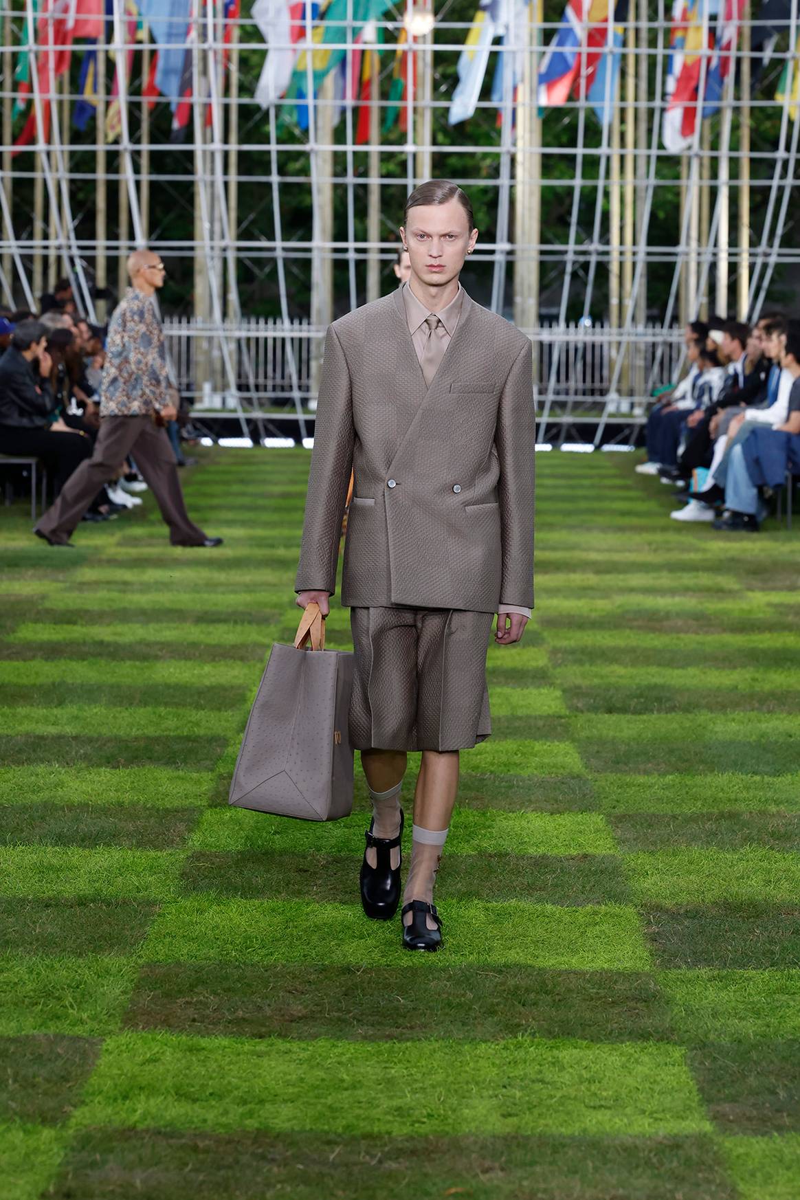 Louis Vuitton, colección moda-hombre para la temporada Primavera/Verano 2025.