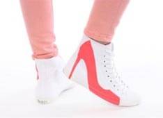 Sarenza brengt stiletto sneaker