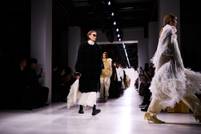 „Sanfte Funktionalität“: Das ist die Debütkollektion von Louise Trotter für Bottega Veneta