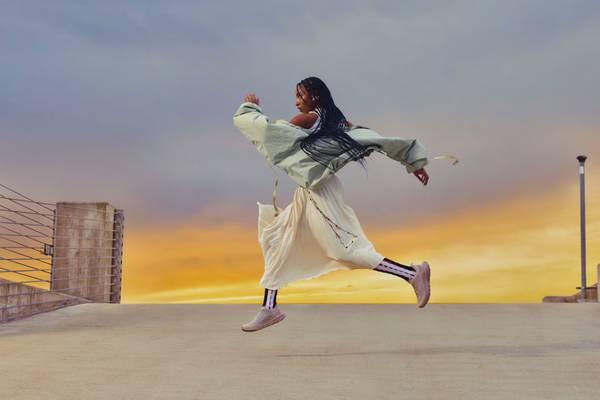 HOKA lancia la Mach Remastered: il mix perfetto di performance e stile