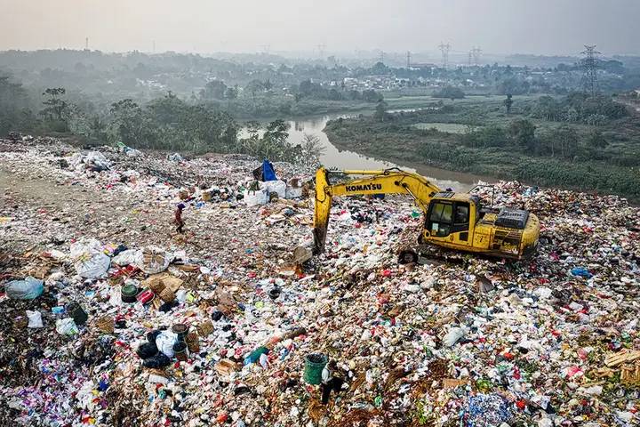 Immagine di una discarica nella provincia di Banten, Indonesia