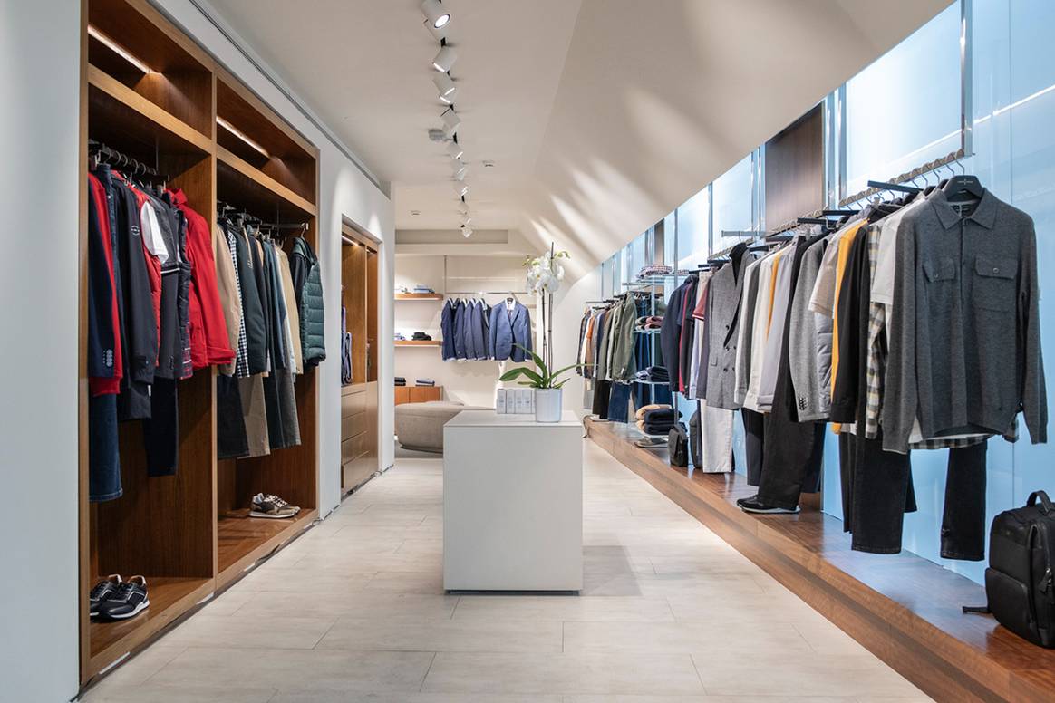 Interior de la nueva tienda de Roberto Verino en el número 33 de la calle de Serrano de Madrid, España.