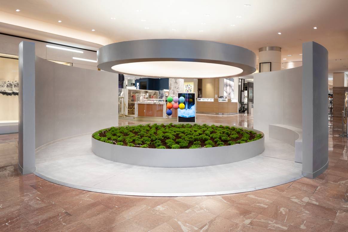 Beeld: Pop-up store van Pangaia in Galeries Lafayette, Parijs.