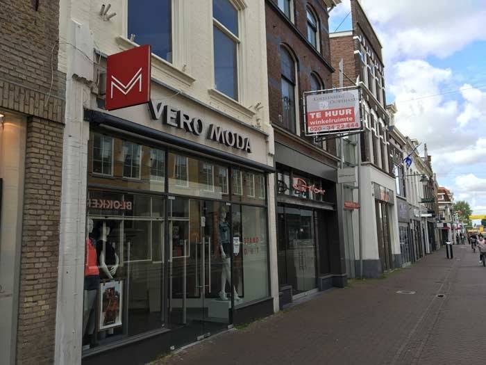 ABN Amro: Aantal passanten winkelstraat loopt terug