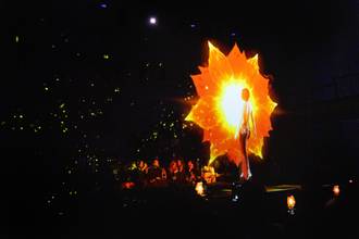 European fashion universities present pioneering holographic runway event