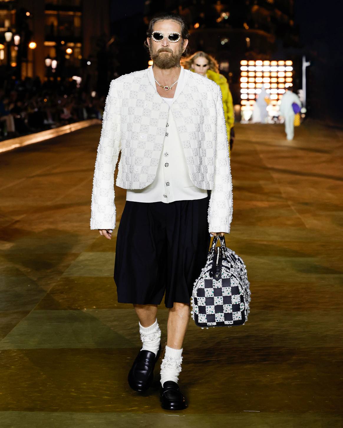 Het debuut van Pharrell Williams voor Louis Vuitton. Beelden via Louis Vuitton