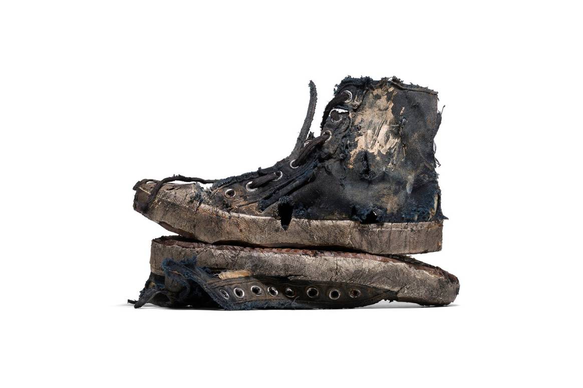 Imagen: Balenciaga Paris Sneaker, a través de la página web de Balenciaga