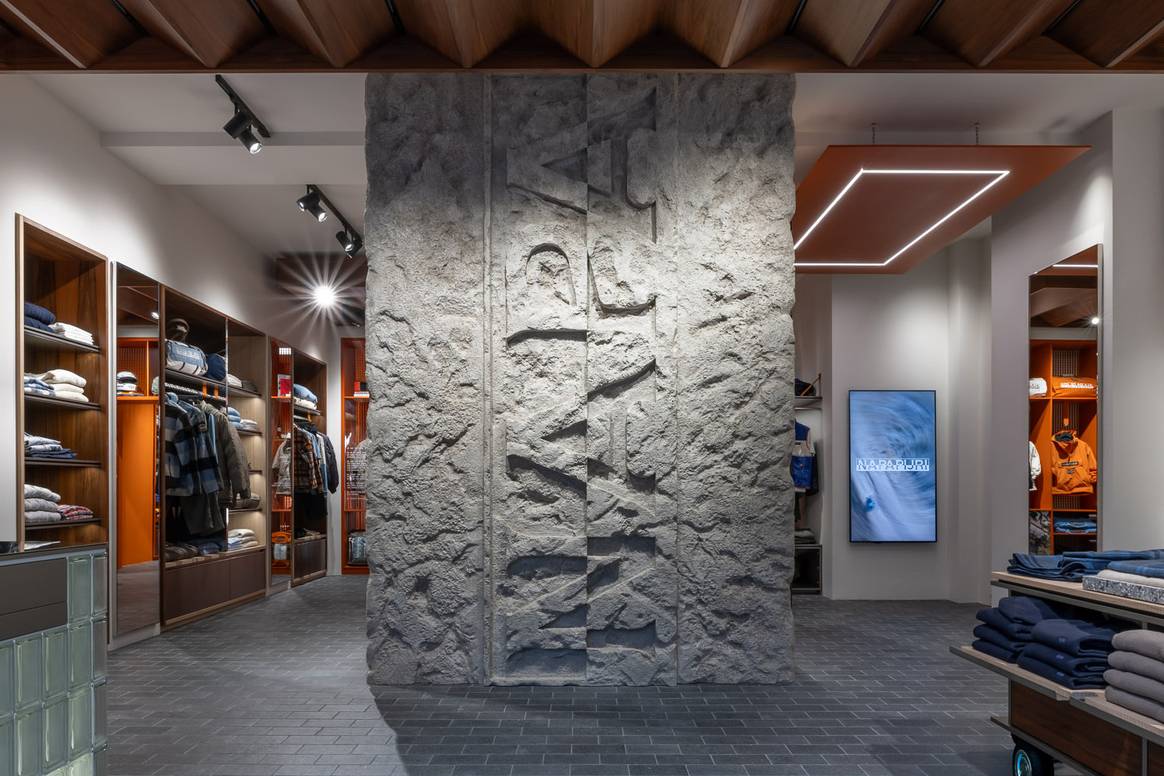 Napapijri eröffnet neues Paris-Flagship