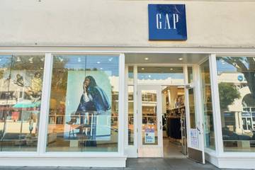 Gap to close all stores in UK and Ireland in online-only shift