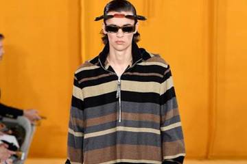 Loewe desfila por primera vez en París con su colección masculina