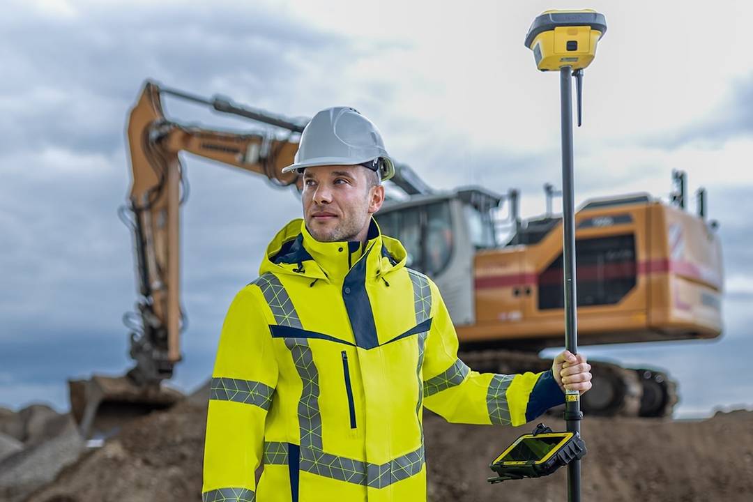 Schöffel Pro hat seine erste Warnschutz-Kollektion vorgestellt