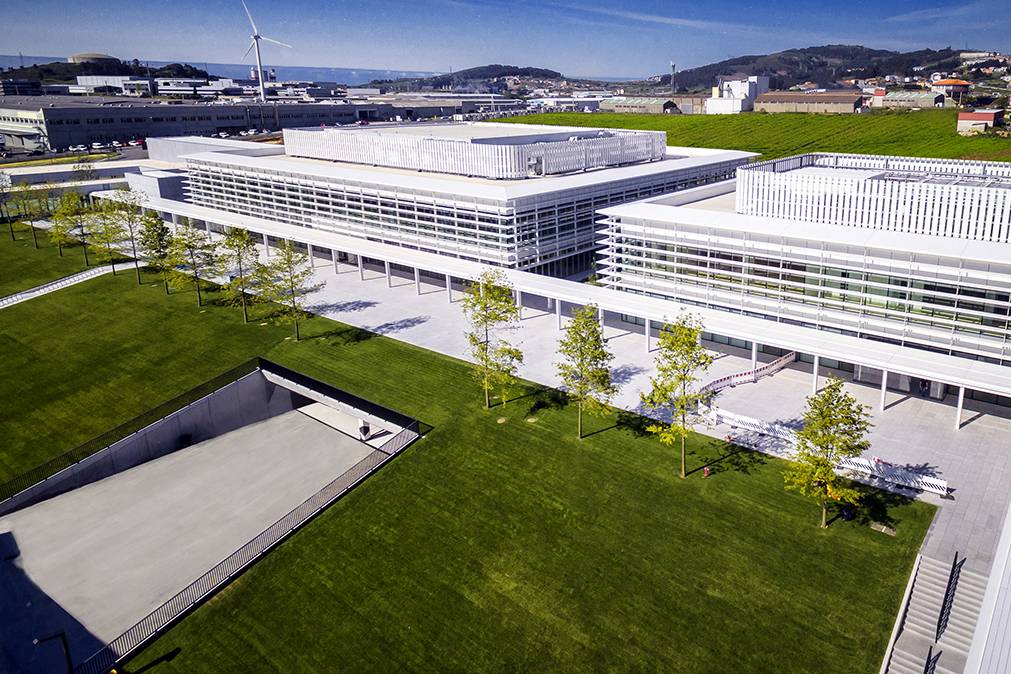 Exterior de la sede central de Inditex en Arteixo, La Coruña (España).