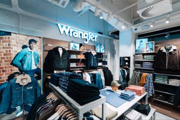 Wrangler en Lee moederbedrijf halveert netto inkomen in tweede kwartaal