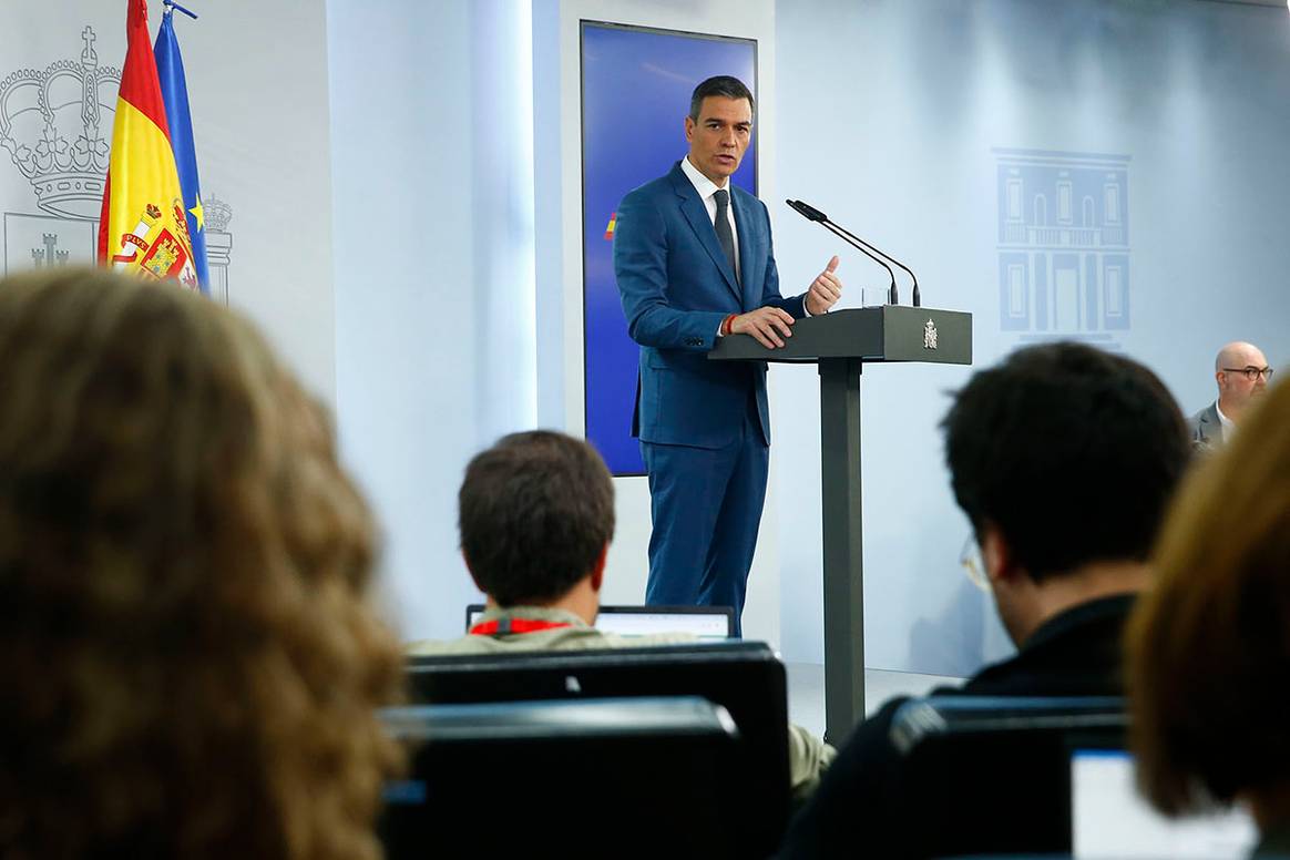 El presidente del Gobierno, Pedro Sánchez, en su intervención para informar sobre las decisiones adoptadas en el Consejo de Ministros sobre los afectados por la DANA, el 5 de noviembre de 2024.