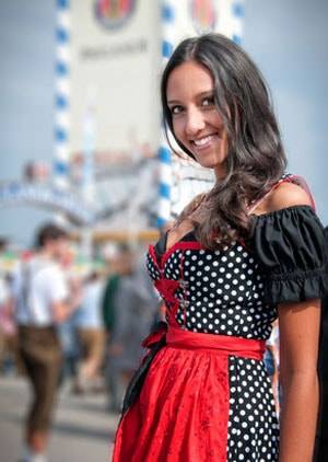 Dirndl Mode: Zu welchen Anlässen die traditionelle Kleidung tragbar ist