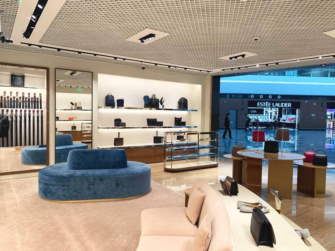 Ferragamo sigue apostando por China: inaugura nueva tienda en el aeropuerto de Pekín