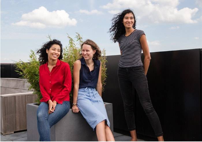 Een simpel wit shirt is niet wat het lijkt: Project Cece introduceert shirt met boodschap over de kledingindustrie