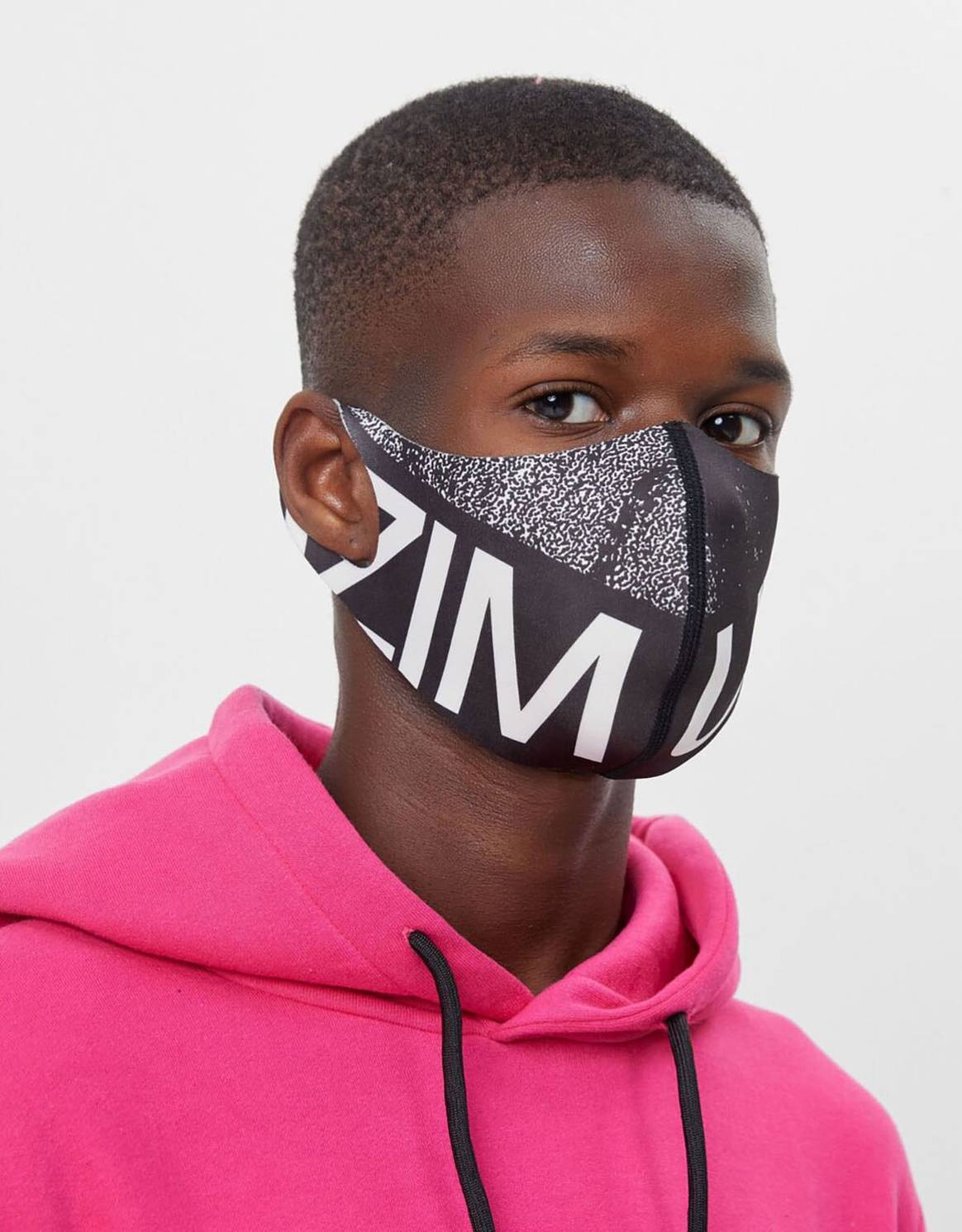 Inditex causa auténtico furor con sus primeros modelos de mascarillas