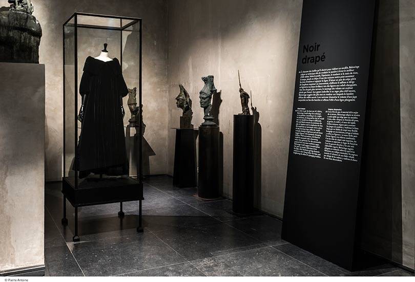Sneak Peak: Die Balenciaga-Retrospektive ‚Balenciaga, l’Oeuvre au Noir'
