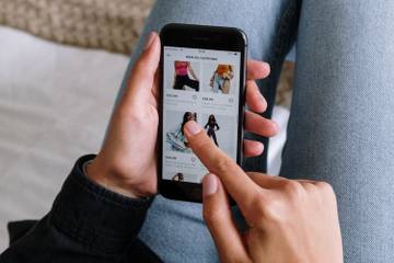 Mobile commerce sales to double to 700 billion dollars by 2025