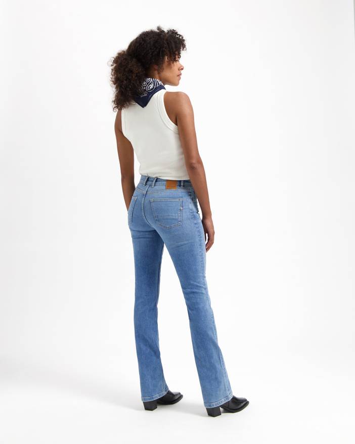 Amy Bootcut Sky High - Duurzame Bootcut Jeans - Sky High | KUYICHI