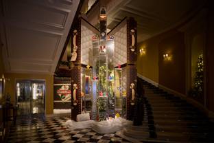 Claridge’s unveils Louis Vuitton Christmas tree