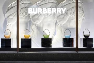 Burberry corrige su rumbo y cierra el ejercicio disparando beneficios en un +200 por ciento