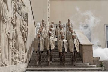 Rick Owens pone desmesura en su desfile en París, Amiri elegancia y Arturo Obegero pasión