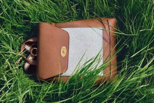 Mulberry-oprichter wil dat LVMH in het bedrijf stapt na Frasers bod 