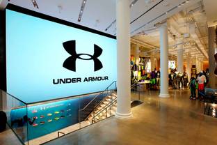 Under Armour cierra ejercicio en plano y reduciendo ventas en América del Norte