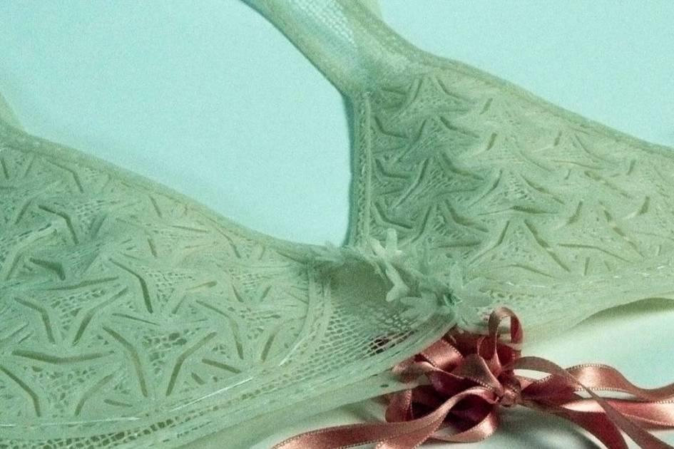 Der-erste-biobasierte-3D-gedruckte-ma-gefertigte-und-kompostierbare-BH