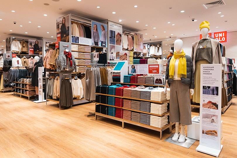 Арт-объект Misha Most и зеленая студия: как выглядит первый Uniqlo в формате стрит-ритейл