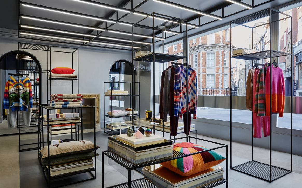 En images : Browns dévoile un flagship à la pointe de l’« experiential retail »